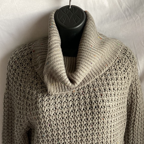 Rue 21 Gray Speckled Pullover Sweater Size Medium - Picture 2 of 12